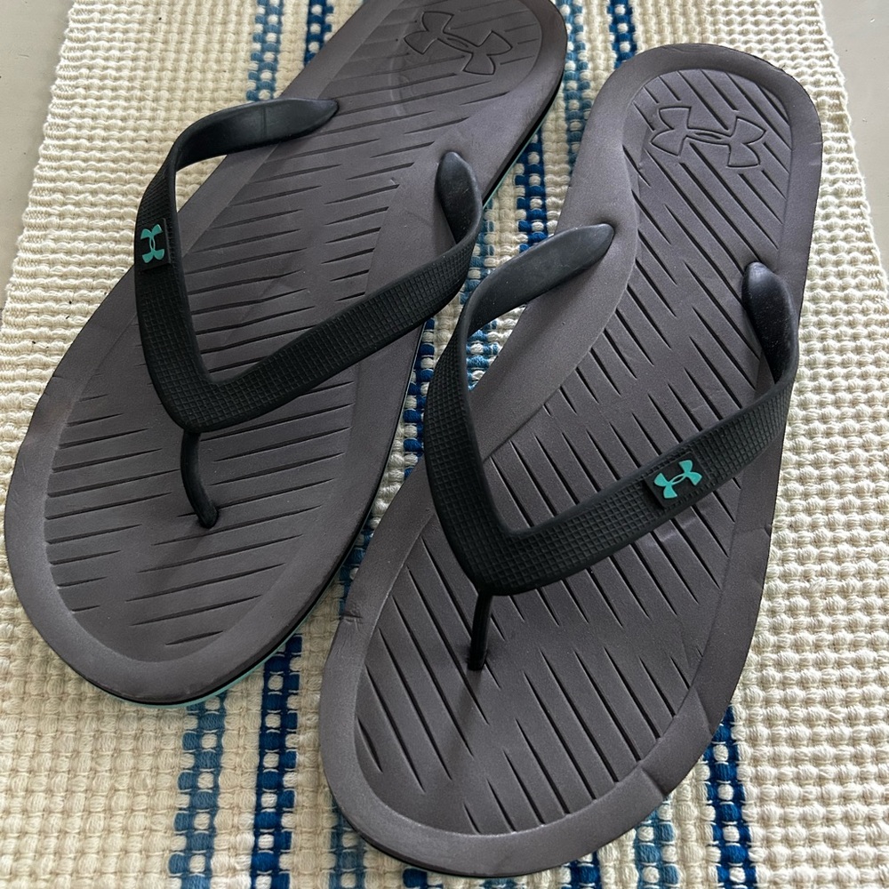New UA Under Armour Men’s Flip Flop Sandals Gray and Aqua Size 13